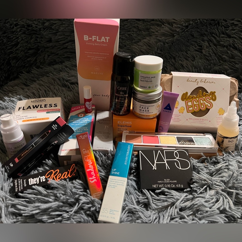 34 Piece Makeup / Beauty Products Lot - Brand New
